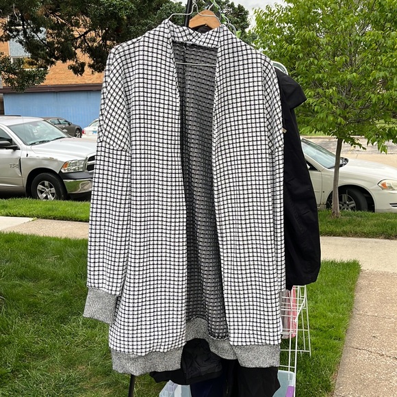 Long Cardigan - Picture 2 of 3